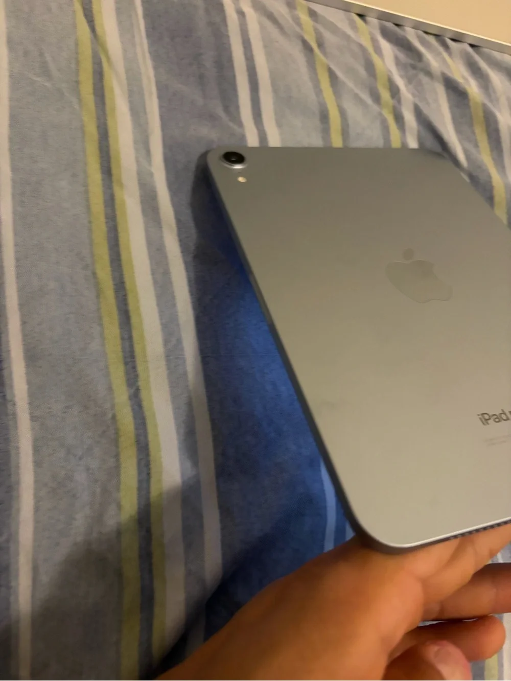 Apple iPad in Black with Dark Display only 1 cicle of charge iPad mini a17 pro